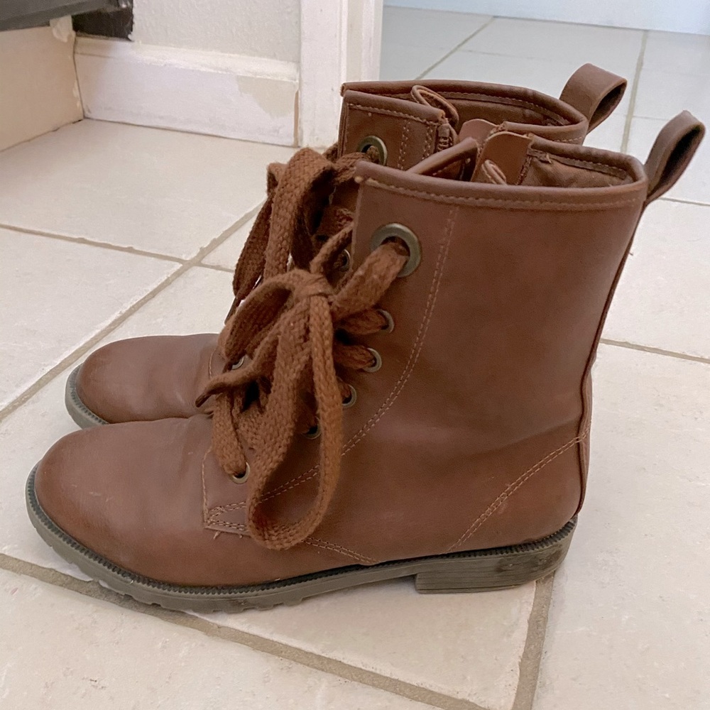 Girls combat boots